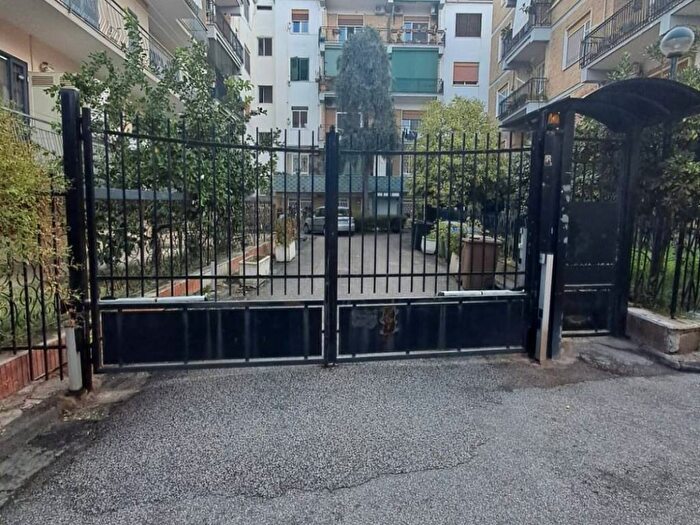 Appartamento quadrilocale in affitto in Via Solfatara, Pozzuoli Alta, Pozzuoli