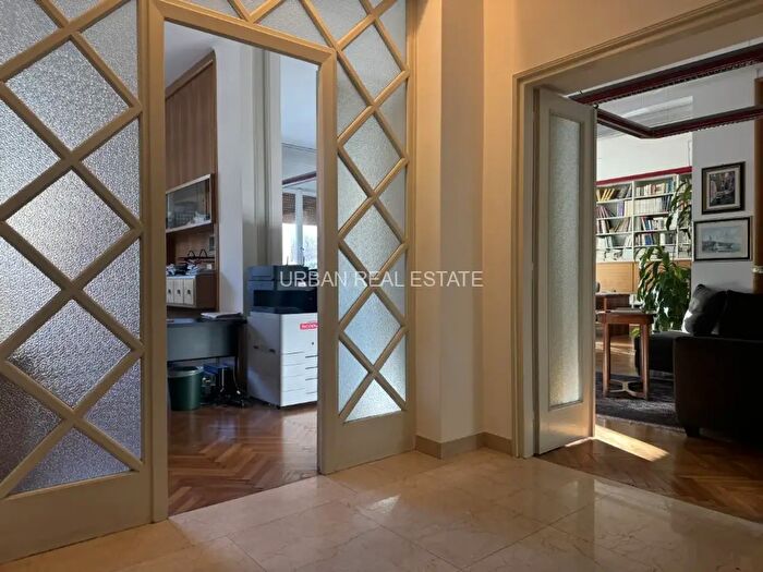 Appartamento con 5 locali in vendita in Via Gioacchino Murat, Trieste