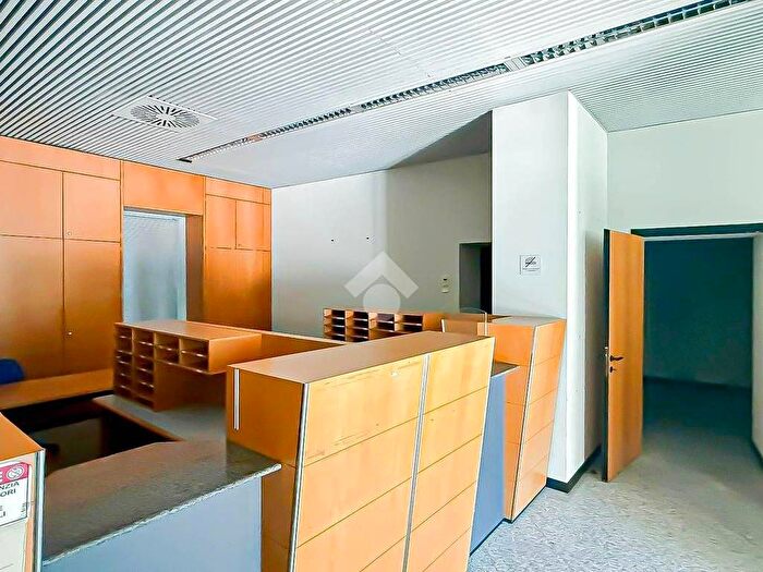 Casa trilocale in affitto in Piazza Castello, Centro, Pessano con Bornago