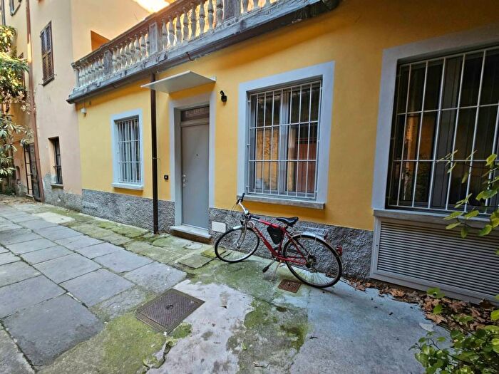 Appartamento bilocale in affitto in Via Giuseppe Rovelli, Centro Storico, Como