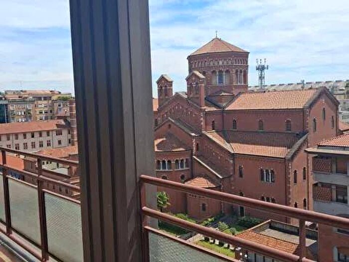 Appartamento trilocale in affitto in Via Melchiorre Gioia, Isola, Milano