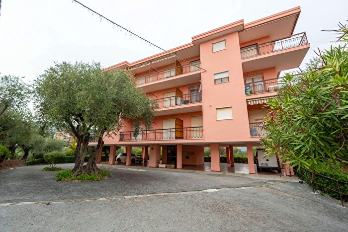 Appartamento bilocale in vendita in Via Provinciale, Costarainera