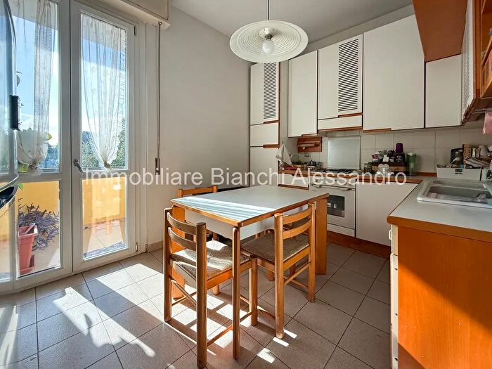 Appartamento con 5 locali in vendita in Via Onofrio Zeffirini, Firenze