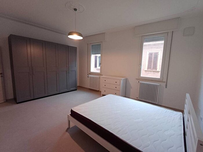 Appartamento quadrilocale in affitto in Via del Pozzo, Centro Storico, Ferrara