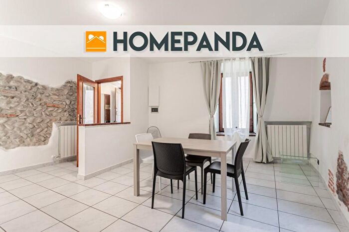 Appartamento bilocale in vendita in Vicolo Algarotti, Calcinate