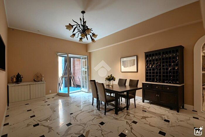 Appartamento trilocale in vendita in Via Francesco Acri, Roma