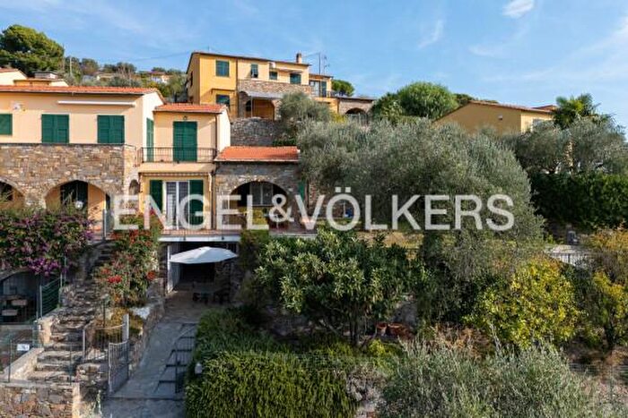 Appartamento con 5 locali in vendita in Via Ca Sottane, Diano Marina