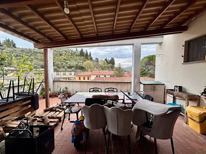 Appartamento con 5 locali in vendita in Fiesole