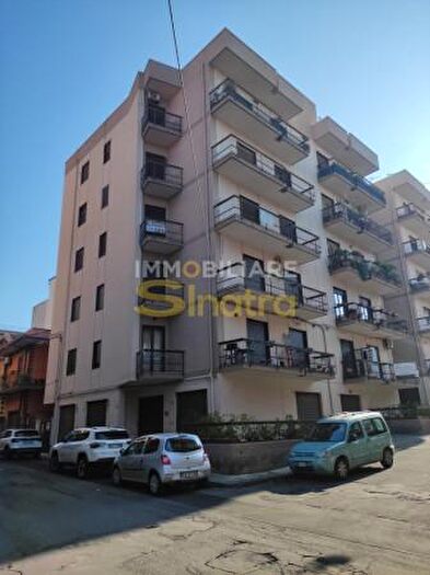 Appartamento con 6 locali in vendita in Via dei Combattenti, Paterno