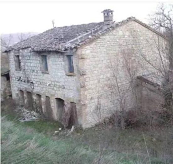 Casa con 6 locali in vendita in Localita Pieve del Colle, Acqualagna