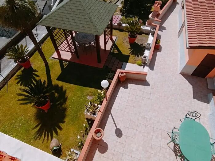 Casa con 9 locali in vendita in Colonnata, Carrara