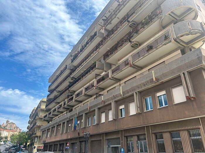 Appartamento con 6 locali in affitto in Piazza Roma, Centro, Milazzo