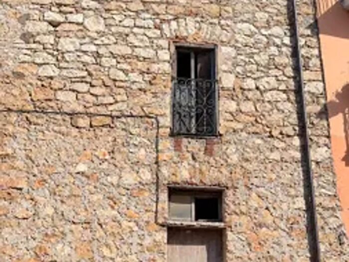 Casa trilocale in vendita in Via Cristoforo Colombo, Roccagorga