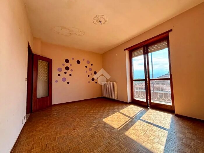 Appartamento quadrilocale in vendita in Via Castagnole, None