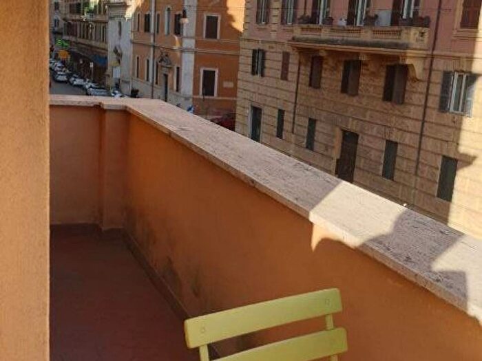 Appartamento trilocale in affitto in Largo di Porta Castello, Borgo, Roma