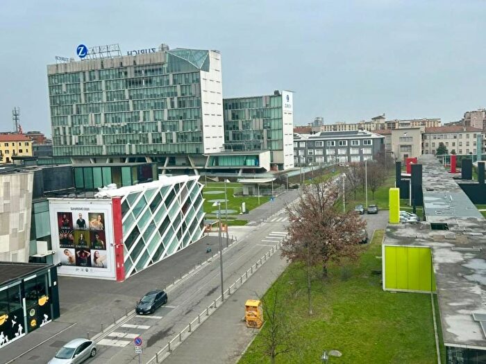 Appartamento trilocale in affitto in Via Carlo Imbonati, Dergano, Milano