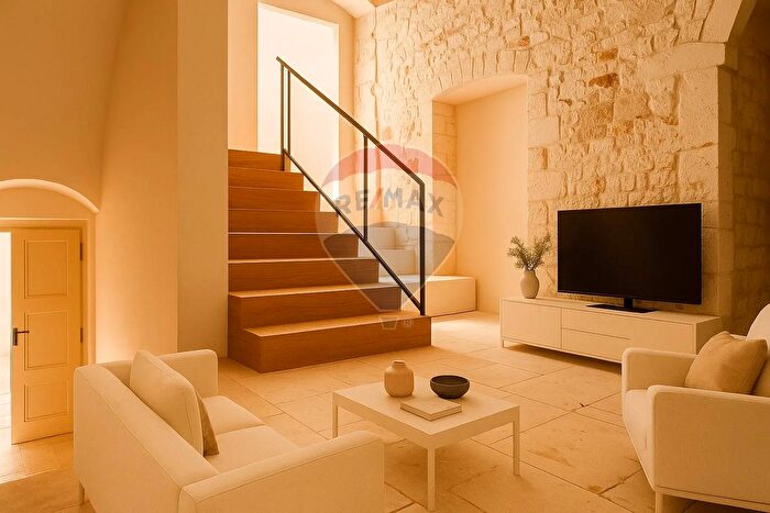 Casa con 13 locali in vendita in Via Acquaviva dAragona, Conversano