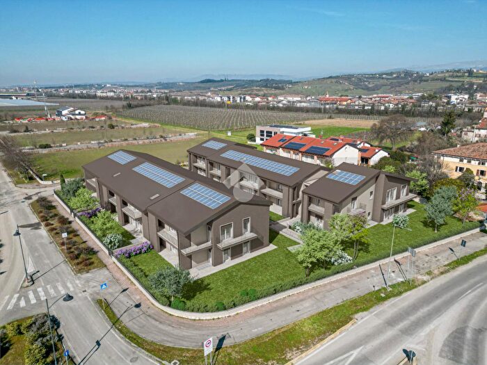 Appartamento quadrilocale in vendita in Vicolo Giovanni Falcone, Lavagno