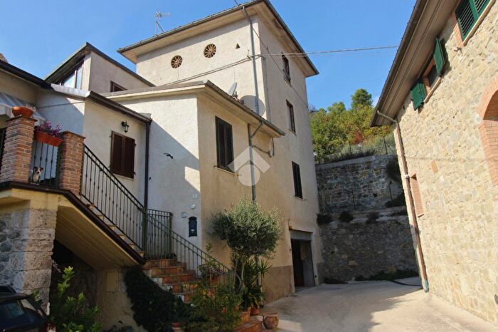 Casa quadrilocale in vendita in Via Romana, Ascoli Piceno