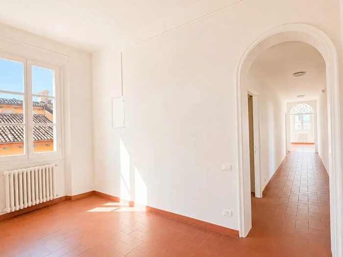 Appartamento con 8 locali in vendita in Bologna