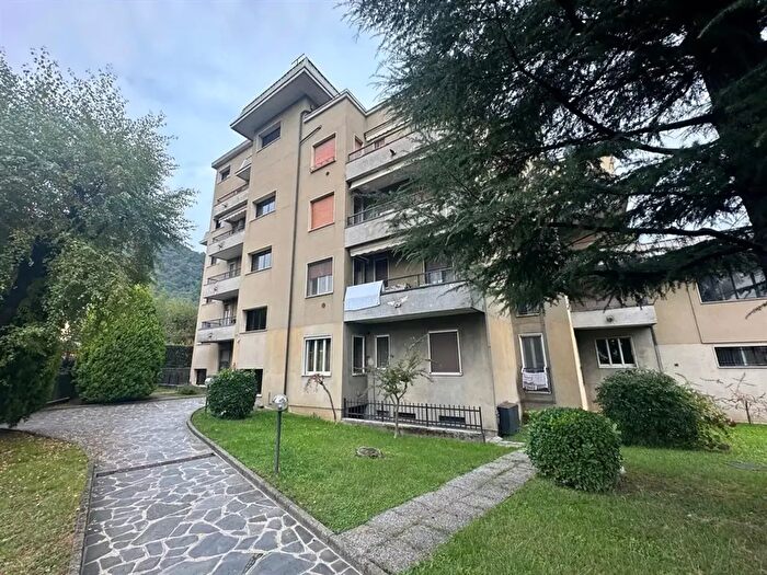 Appartamento bilocale in vendita in Via Cesare Cantù, Olginate
