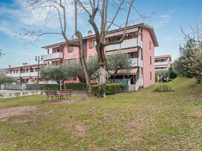 Appartamento quadrilocale in vendita in Via Don d Lucchini, Bardolino