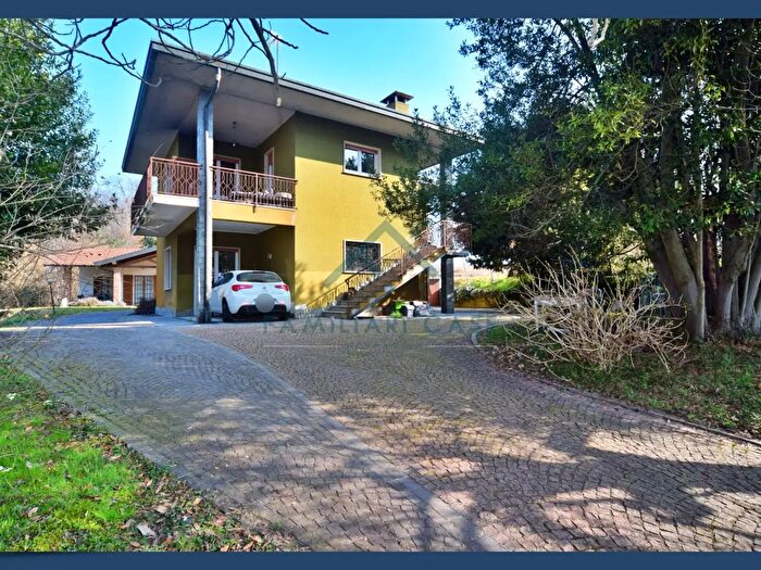 Casa con 7 locali in vendita in Via Antonio Gramsci, Casale Litta