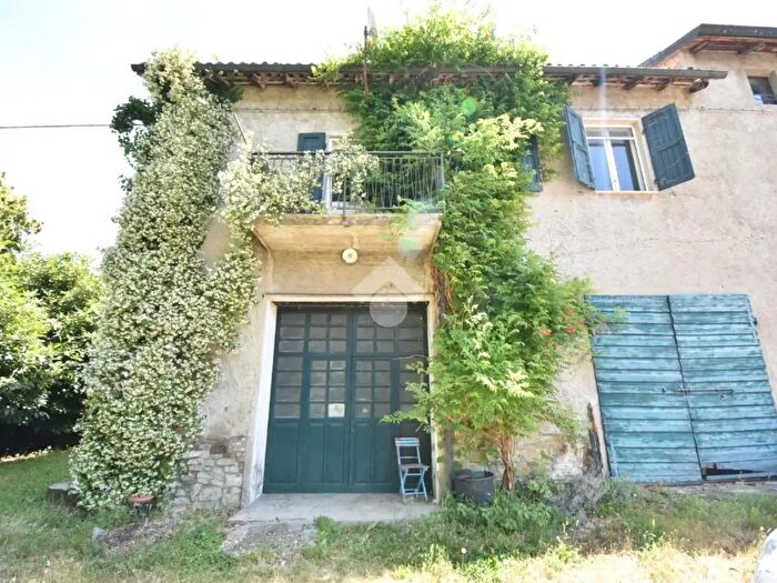 Appartamento trilocale in vendita in Via Calestano, Felino
