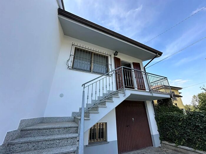 Casa quadrilocale in vendita in Gazzola