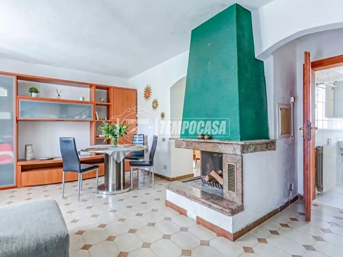 Casa quadrilocale in vendita in Vicolo Tecco, Luino