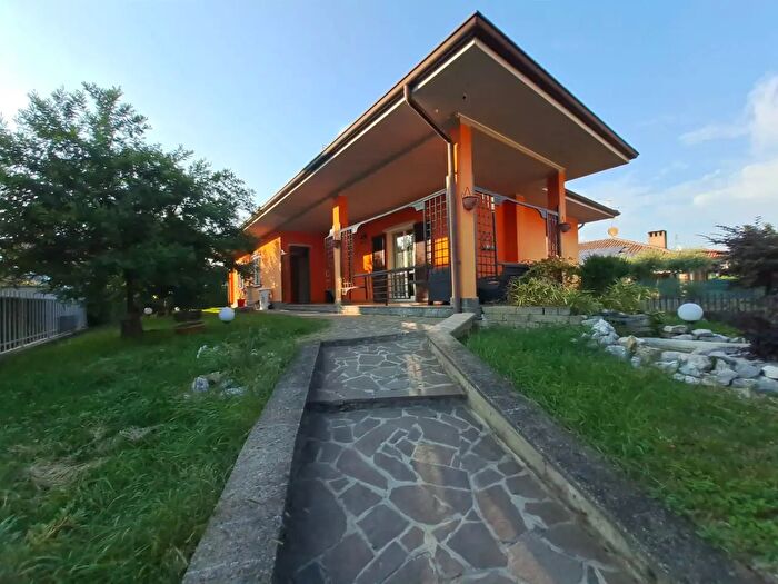 Casa con 5 locali in vendita in Via del Campo, Busnago