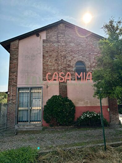 Casa quadrilocale in vendita in Località Stradone, Calendasco