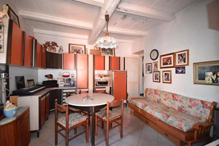 Casa con 6 locali in vendita in Via Cocci SNC, Seravezza