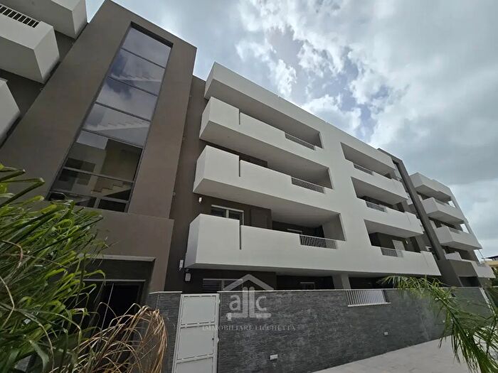 Appartamento trilocale in vendita in Via San Pietro in Lama, Lecce