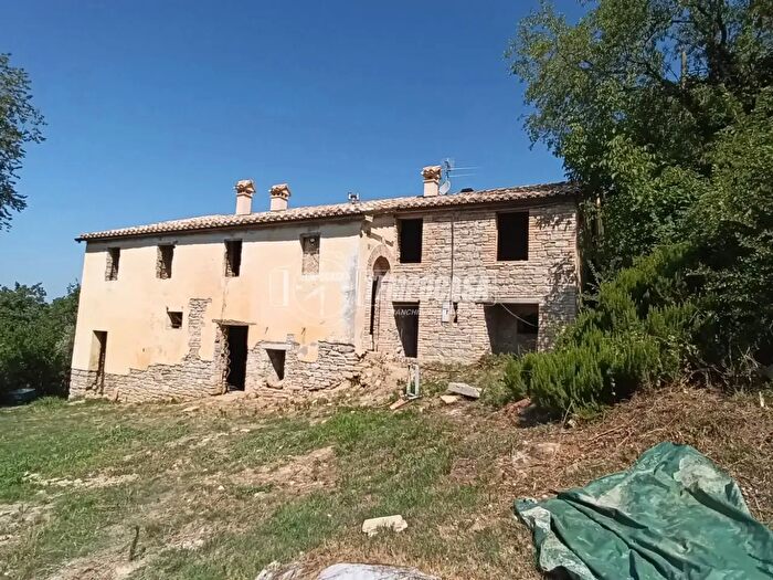 Appartamento con 7 locali in vendita in Cupramontana
