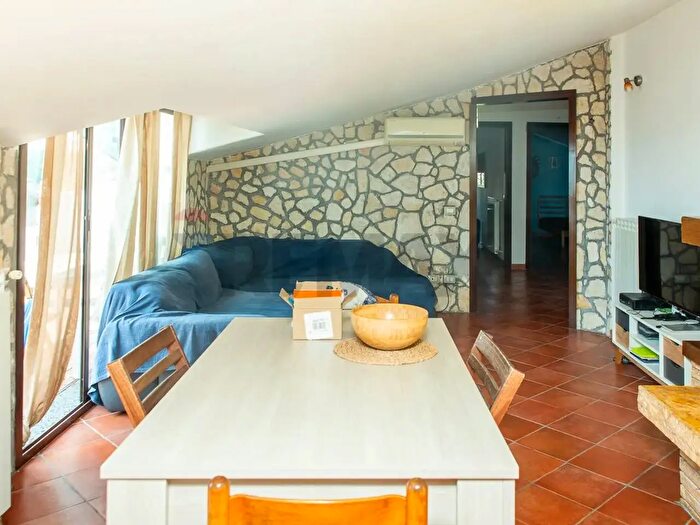 Appartamento quadrilocale in affitto in Via Pulei, Mascalucia