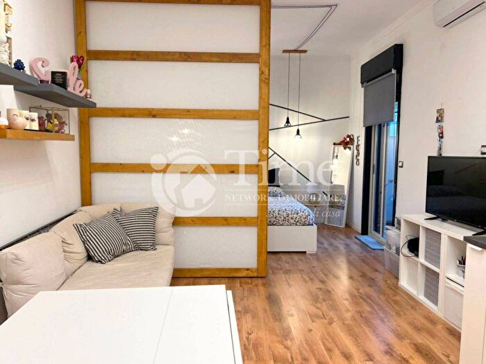 Appartamento monolocale in affitto in Via Norma, Valverde