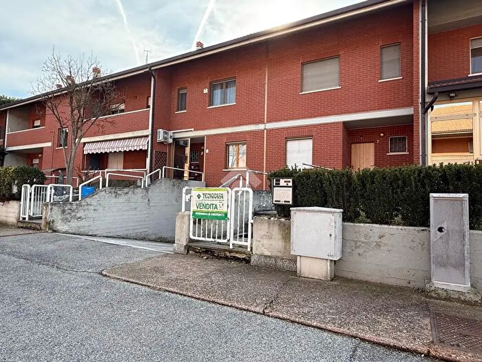 Casa con 7 locali in vendita in Via Verga, Candiolo