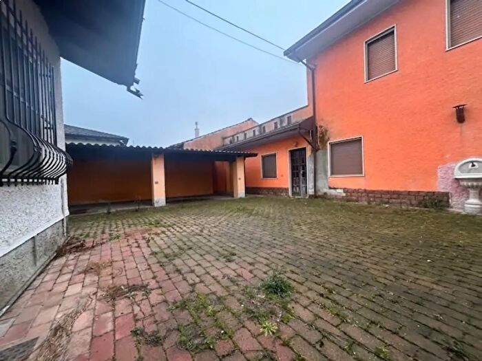 Casa quadrilocale in vendita in Livraga