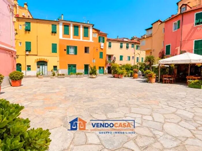 Appartamento trilocale in vendita in Piazza Sant'Antonio, Imperia