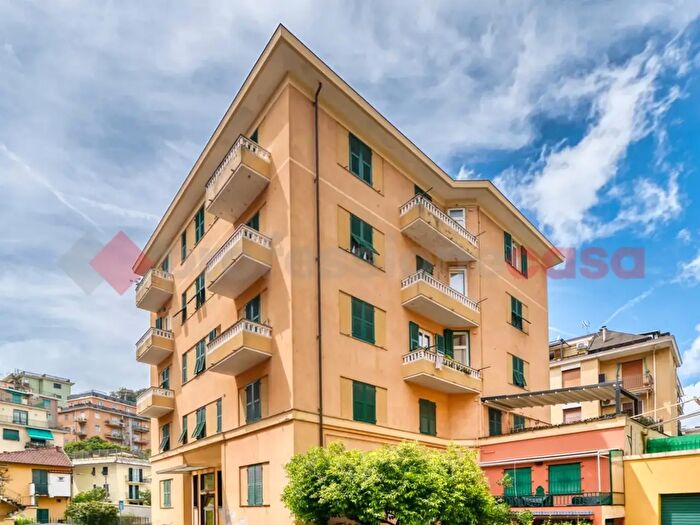 Appartamento trilocale in vendita in Via Passo del Boate, Rapallo