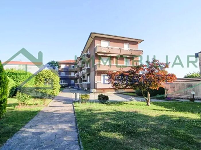 Appartamento trilocale in vendita in Via Europa, Arsago Seprio