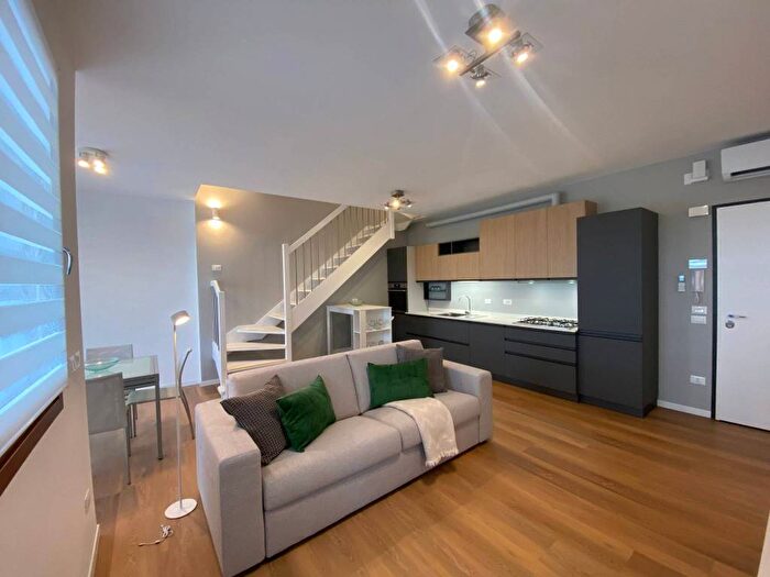 Appartamento trilocale in affitto in Piazza San Michele, Centro, Quarto dAltino