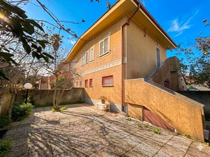 Appartamento trilocale in vendita in Via Raffaello Sanzio, Anzio