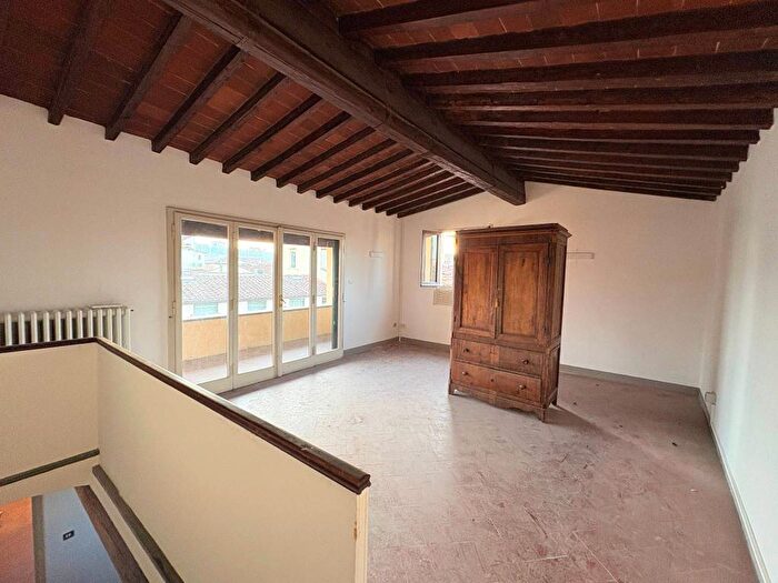 Appartamento con 5 locali in affitto in Signoria Uffizi, Firenze