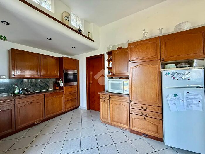 Casa quadrilocale in vendita in Via Campagnano, Ischia