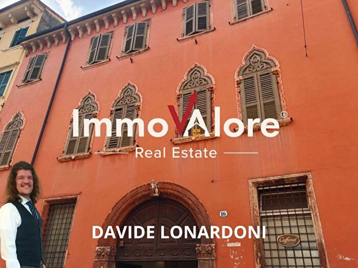 Appartamento con 6 locali in affitto in Via Stella, Centro Storico, Verona