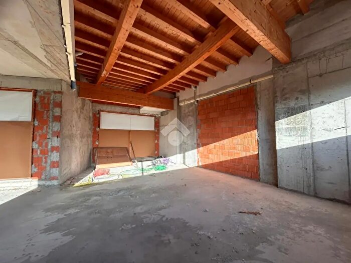 Casa trilocale in vendita in Via dei Fantoni, Solto Collina