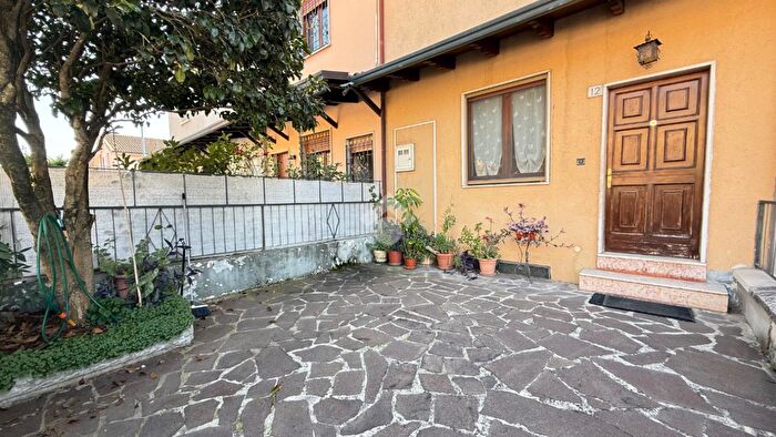 Casa trilocale in vendita in Via Terza, Brescia