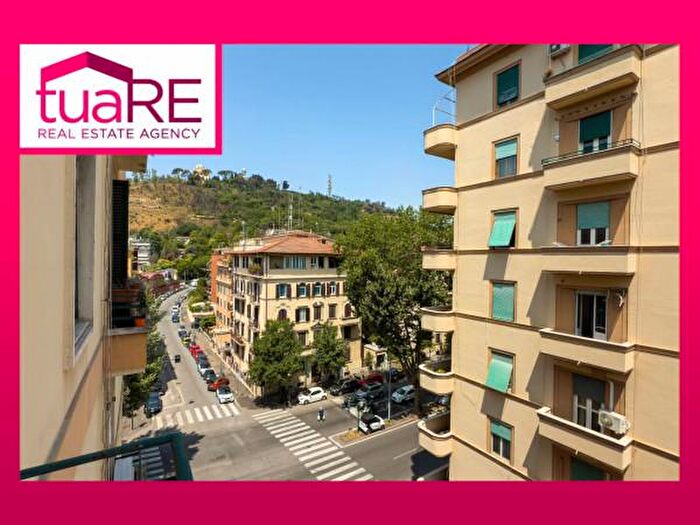 Appartamento trilocale in vendita in Via Durazzo, Roma